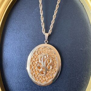 Vintage Sarah Coventry Gold Oval Filigree Locket Necklace